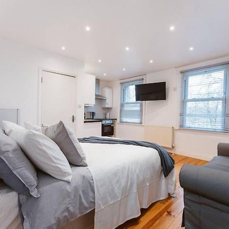 Your Lovely Studio Flat- West3 Лондон Екстер'єр фото
