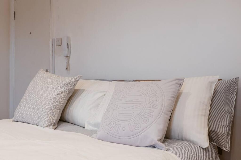 Your Lovely Studio Flat- West3 Лондон Екстер'єр фото